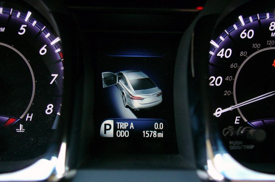  Toyota Avalon 2013 года  (фото 15 из 54)